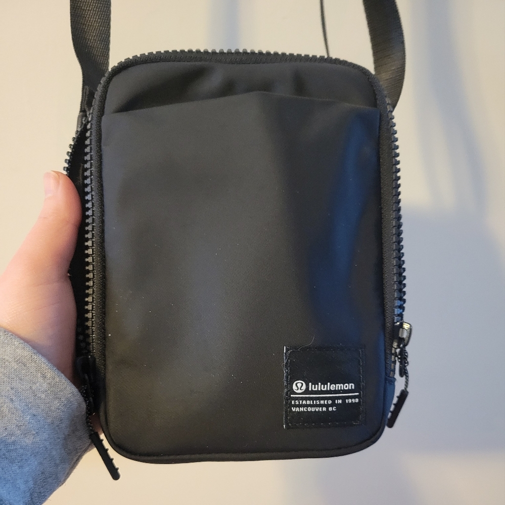 lululemon athletica Black Belt Bag Compact and Water-Resistant